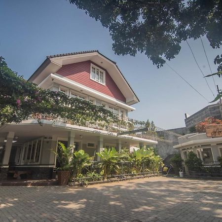 Готель Front One Boutique Baluran Маланг Екстер'єр фото