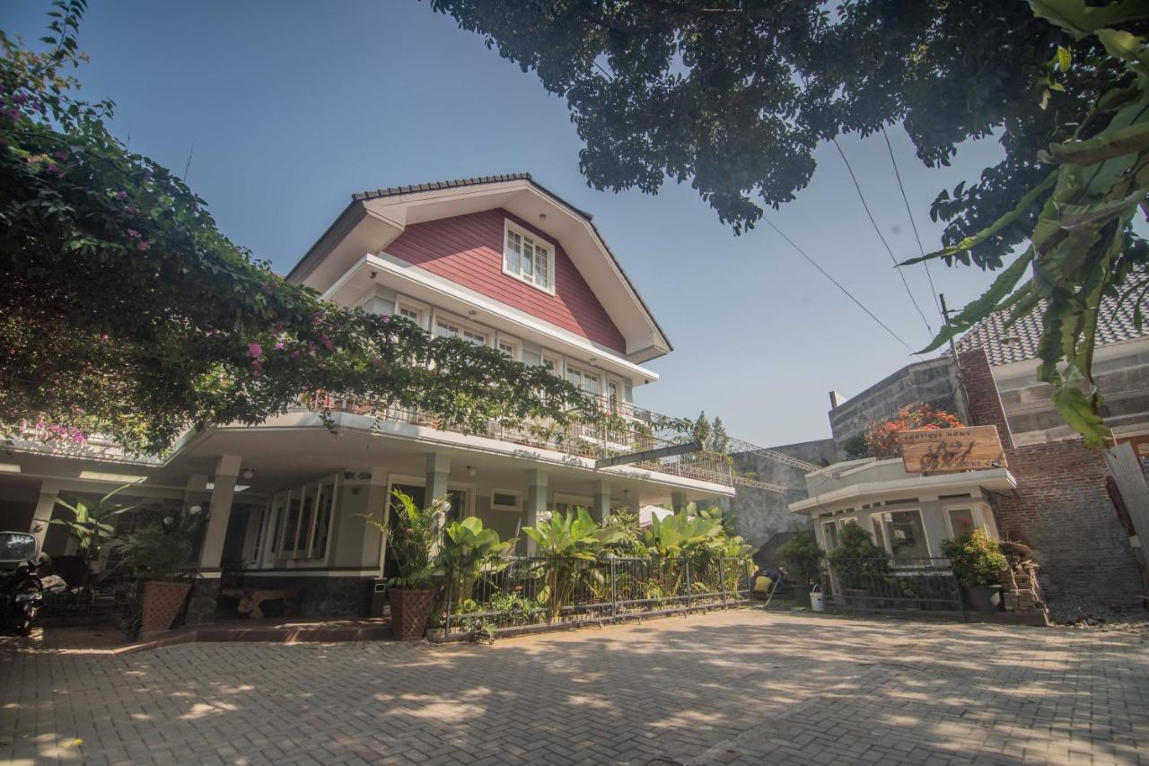 Готель Front One Boutique Baluran Маланг Екстер'єр фото