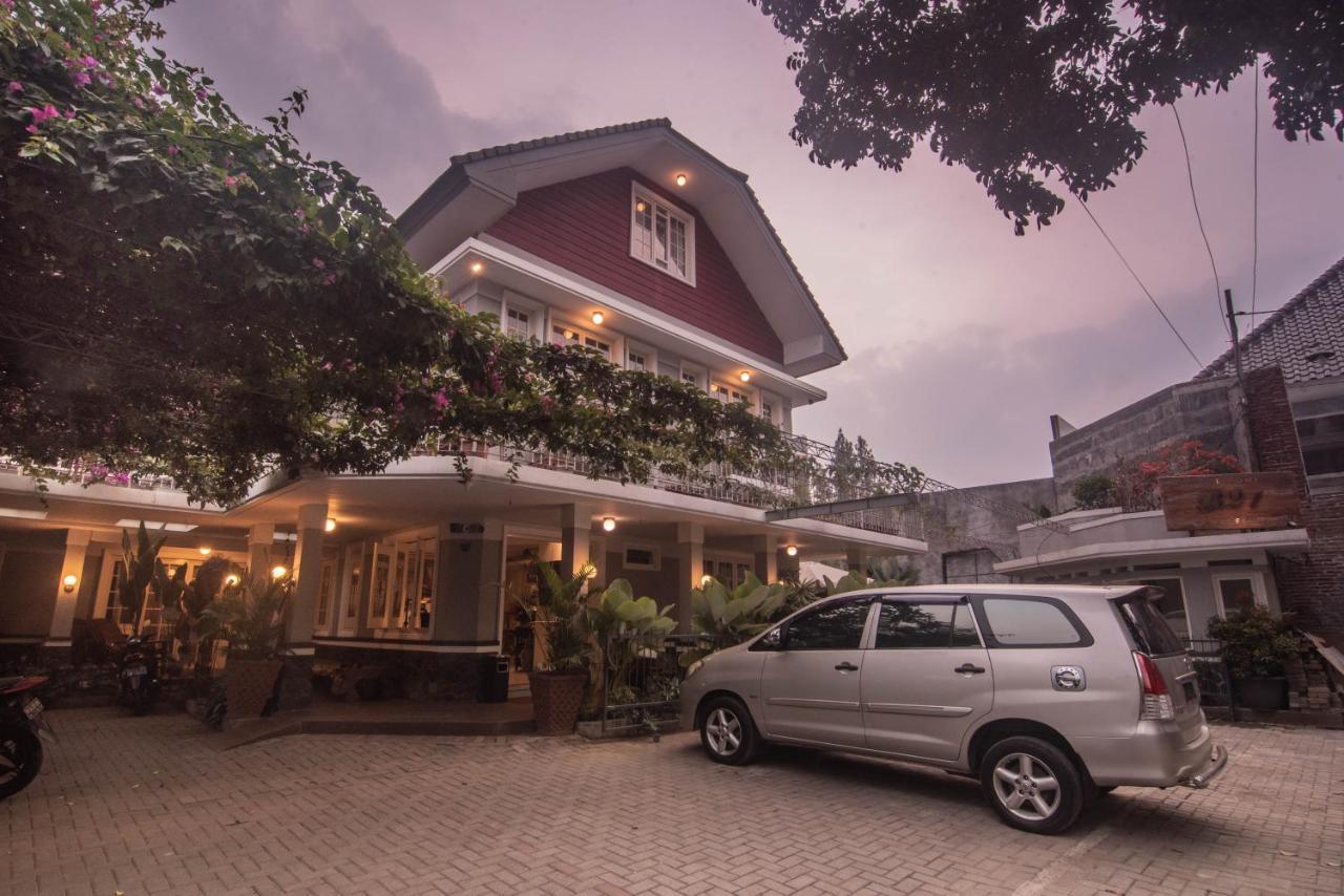 Готель Front One Boutique Baluran Маланг Екстер'єр фото